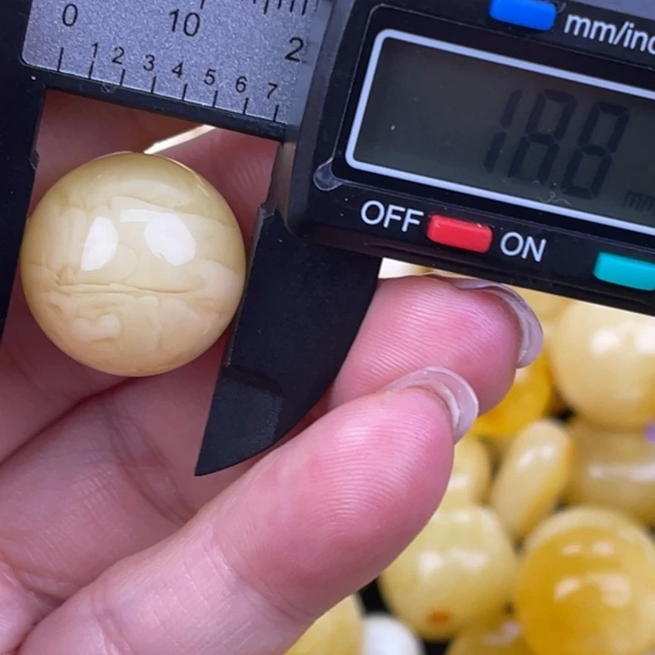 蜜蜡未镶嵌裸石433