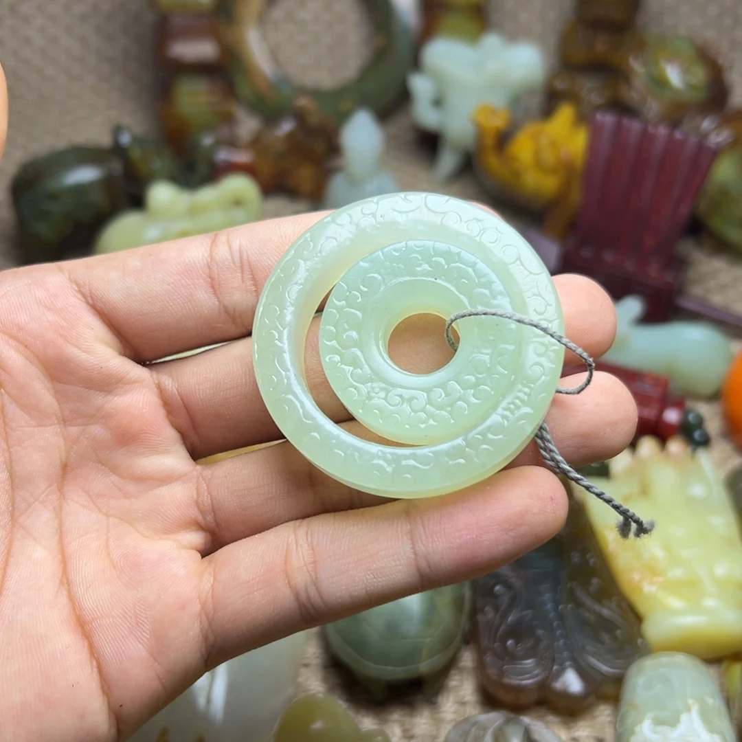未镶嵌蛇纹石玉颈饰