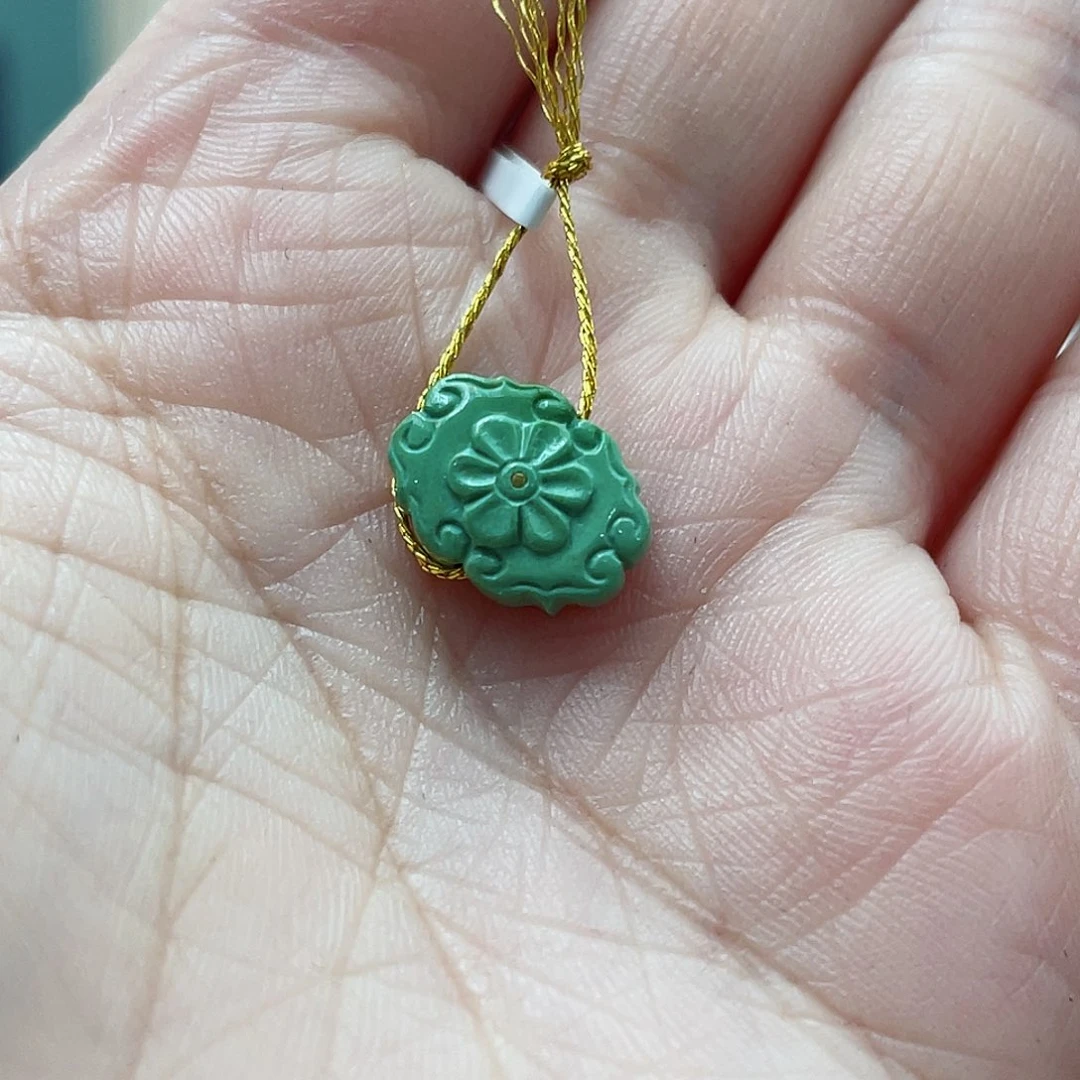 绿松石颈饰未镶嵌