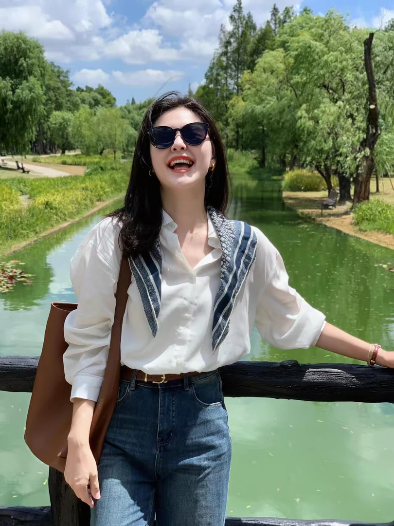 2025秋季新款法式气质通勤时尚白色衬衫气质百搭复古牛仔裤两件套