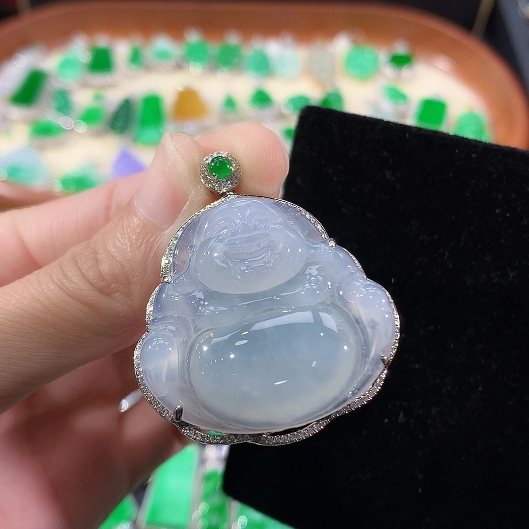 翡翠18K金镶嵌颈饰