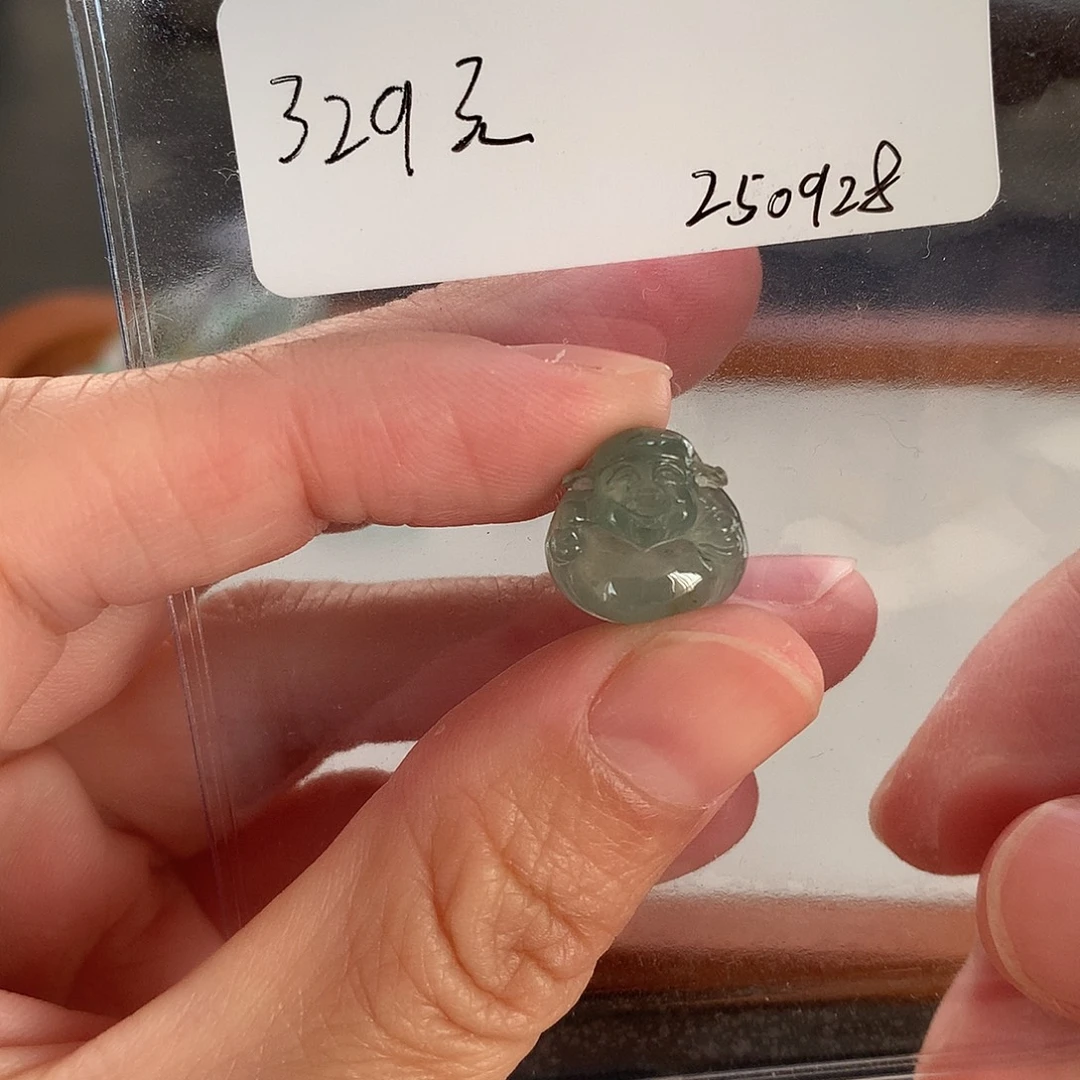 翡翠未镶嵌颈饰财