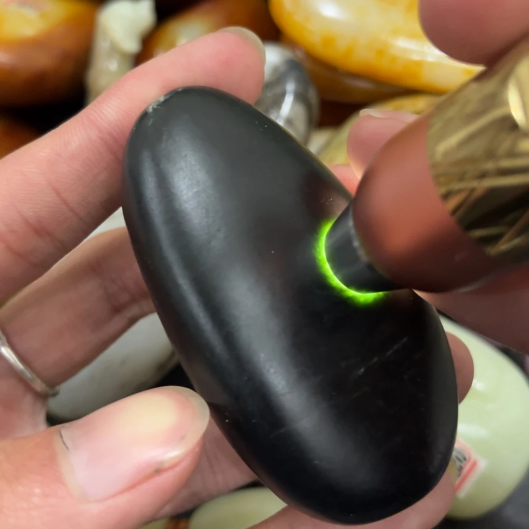 和田玉未镶嵌珠宝奇石