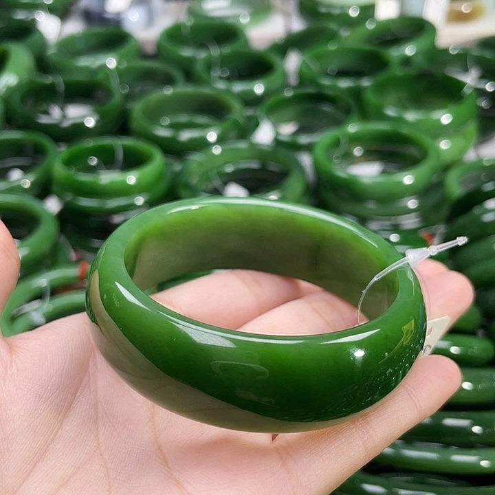 未镶嵌手镯和田玉（碧玉）