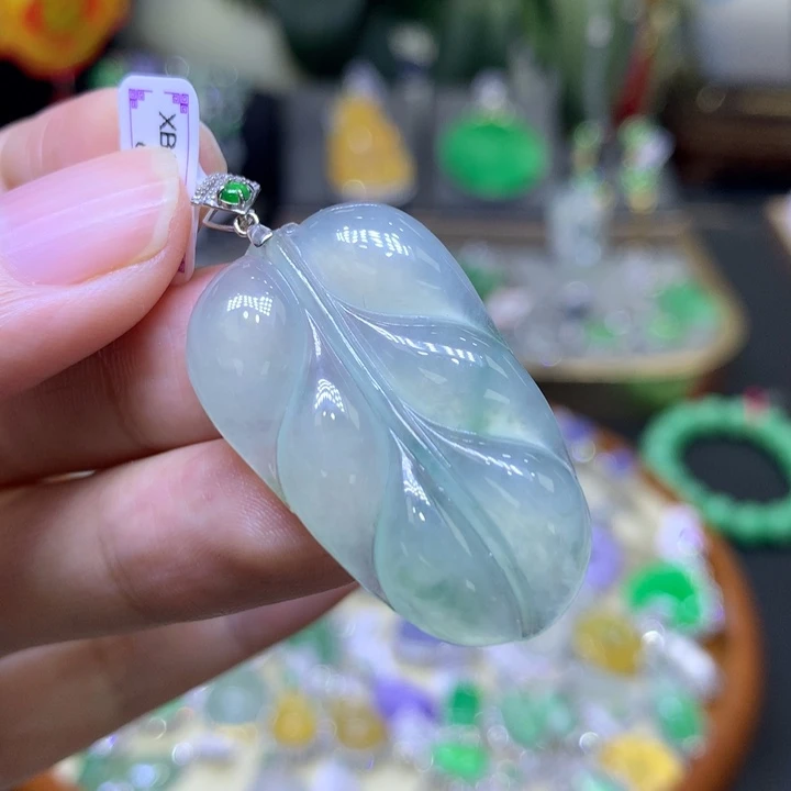 翡翠18K金镶嵌颈饰翡翠吊坠项链