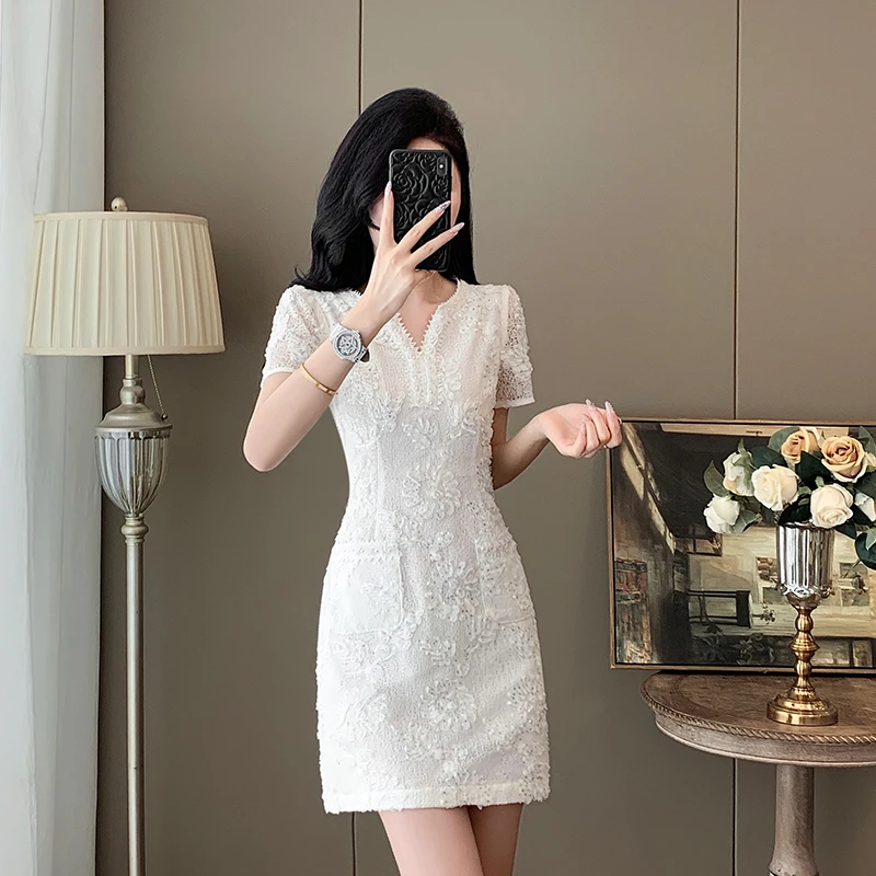 小香风短袖A字裙V领正肩版型连衣裙2025夏季新款复古礼服修身裙子