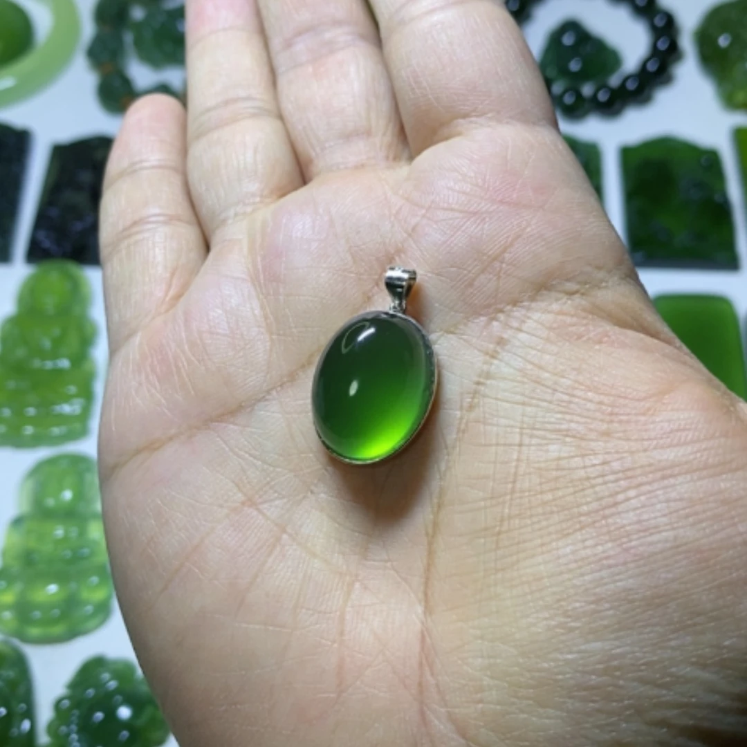 【闪购商品】银S925镶嵌蛇纹石玉颈饰