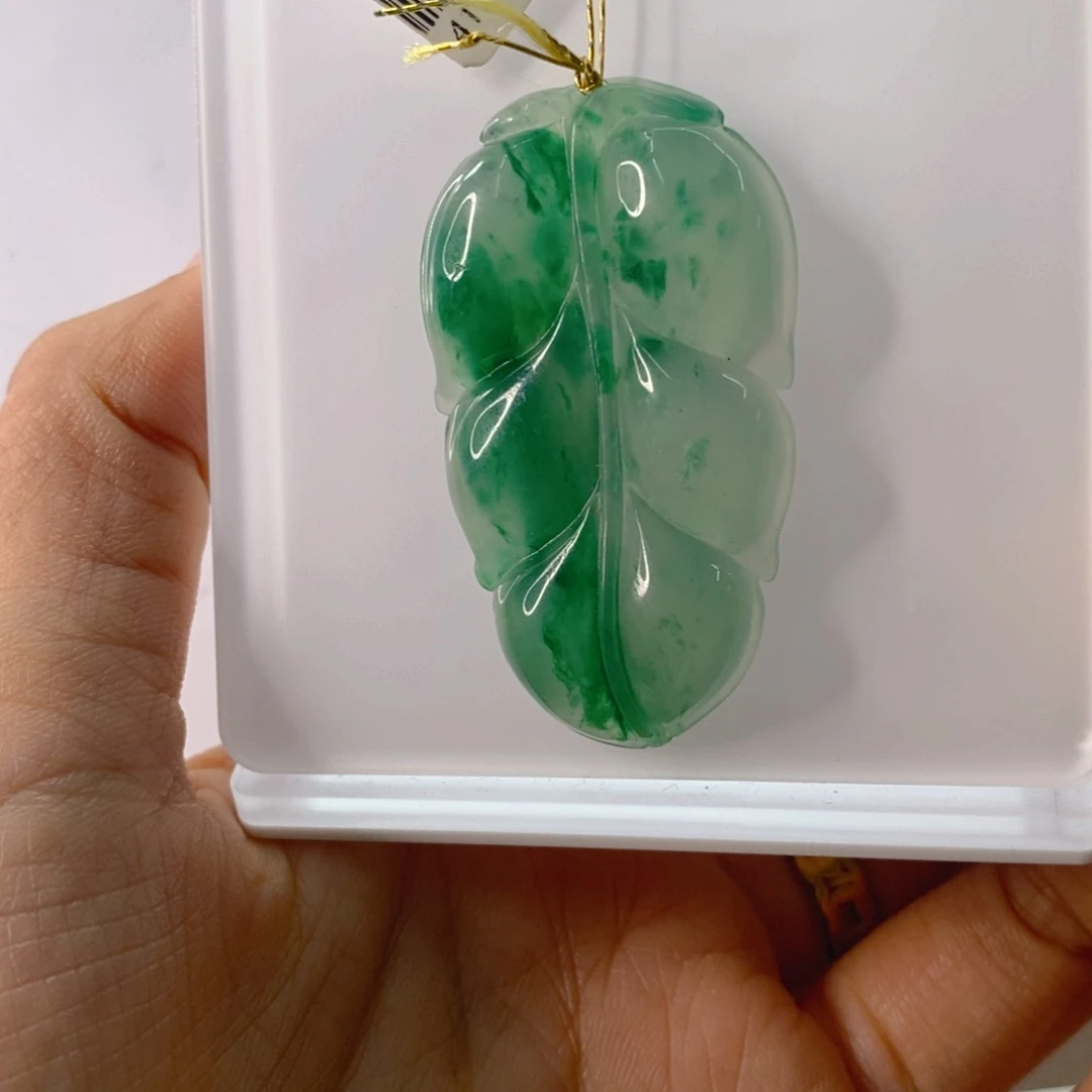 石英质玉未镶嵌颈饰