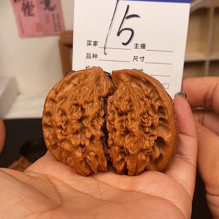 懋***亲吊坠桃核半壁64无刀痕s