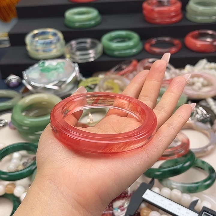 石英岩玉未镶嵌手镯