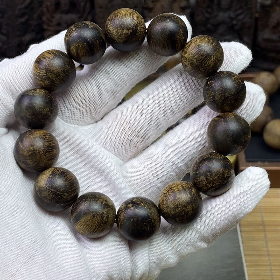 骊***贸沉香手串达拉干………………