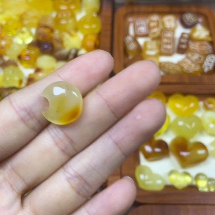 橄榄核吊坠月亮79