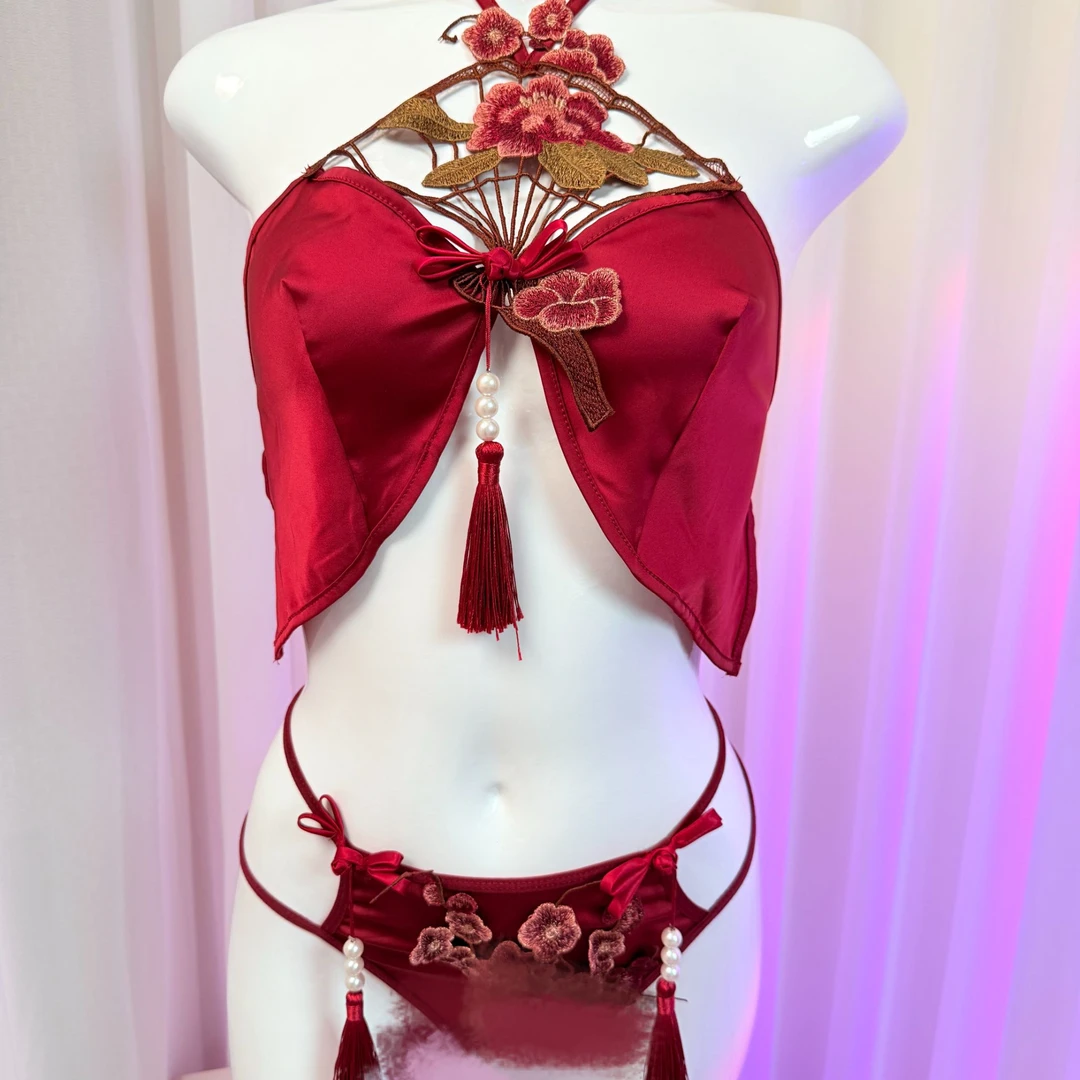 【蜡影摇红】古典肚兜刺绣蕾丝流苏系带镂空套装