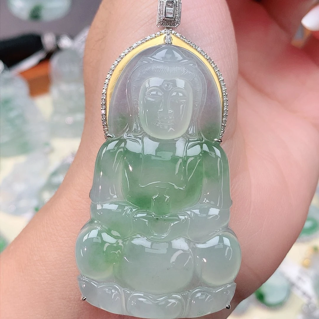 颈饰18K金镶嵌翡翠观音
