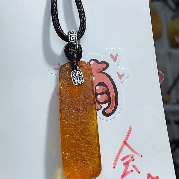 未镶嵌琥珀珠宝奇石