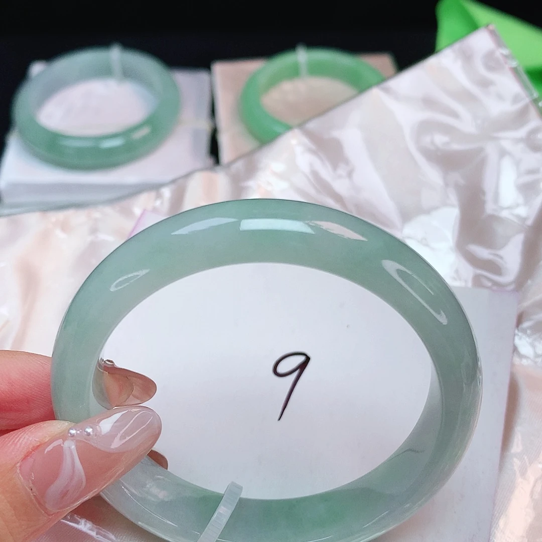 翡翠未镶嵌手镯正圈53