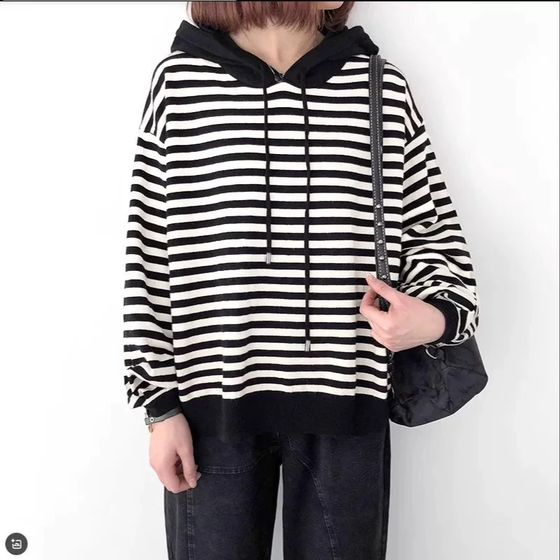 慵懒风高级感黑白条纹连帽卫衣DM2580