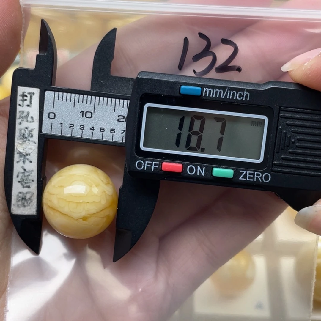 蜜蜡裸石未镶嵌王**！微瑕