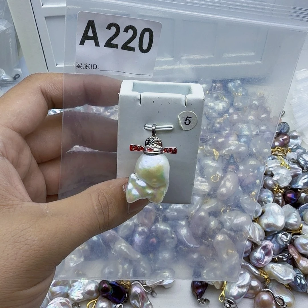 淡水珍珠钛钢颈饰