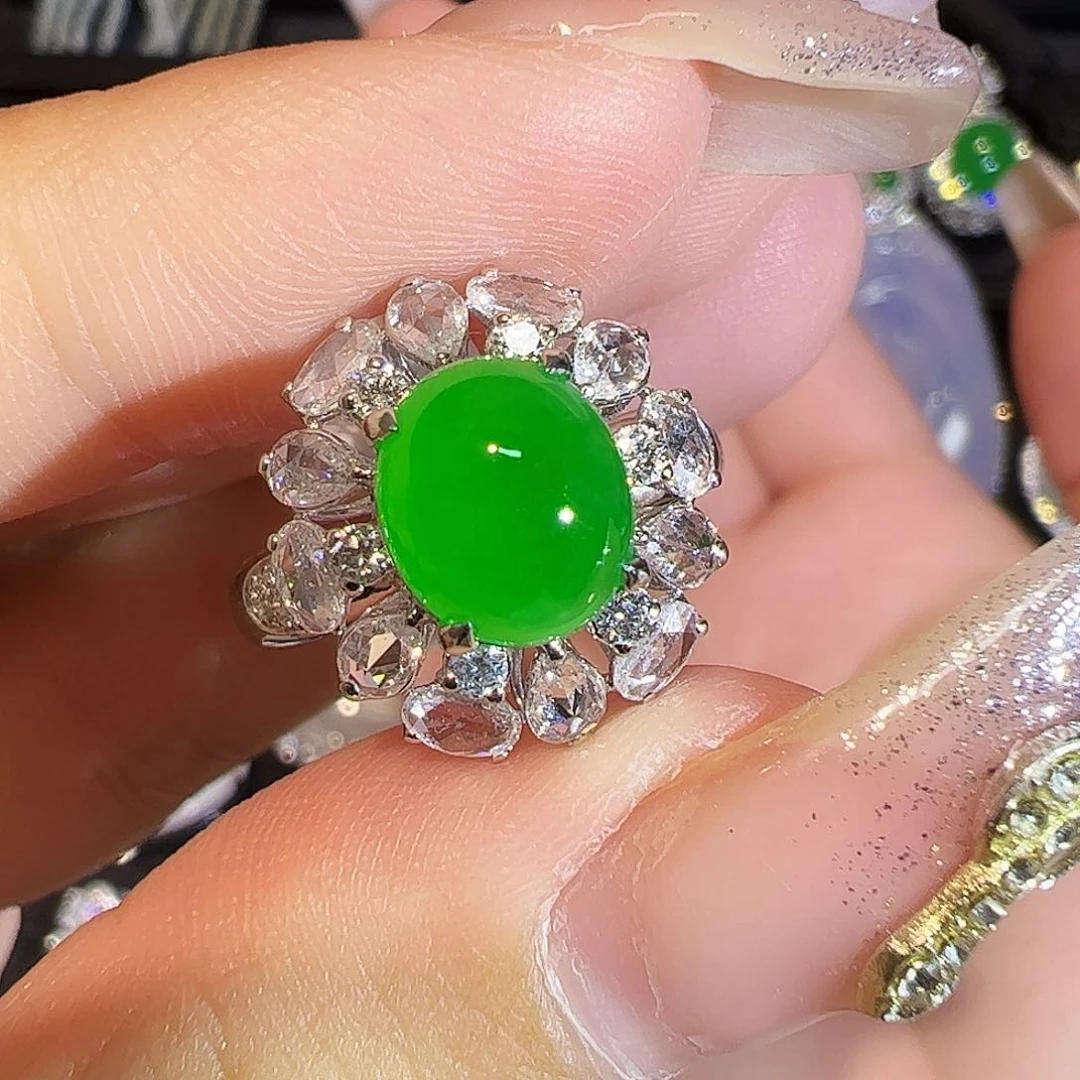 翡翠戒指18K金镶嵌蛋面