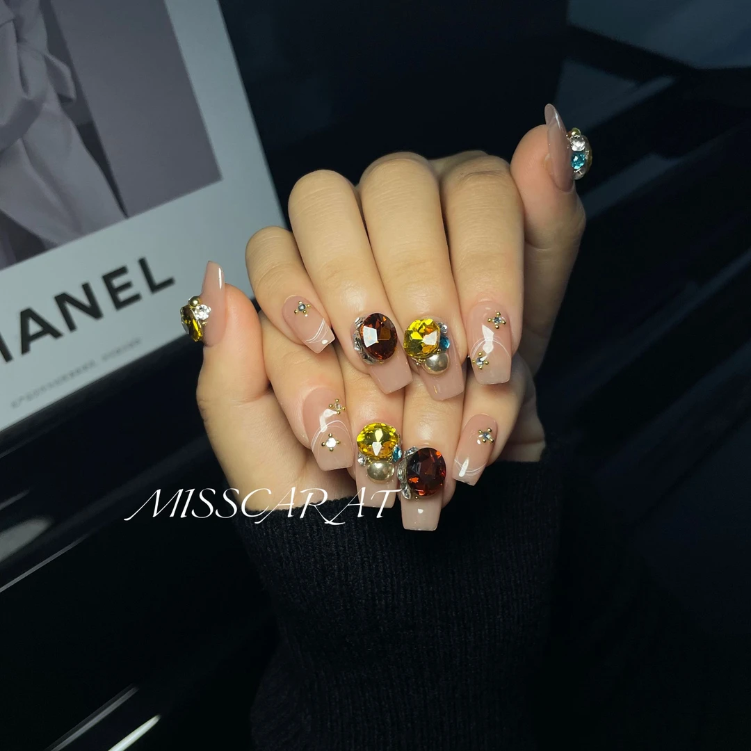 MISSCARAT秋冬2025年轻奢拉线高闪满钻纯手工高端定制穿戴甲M004