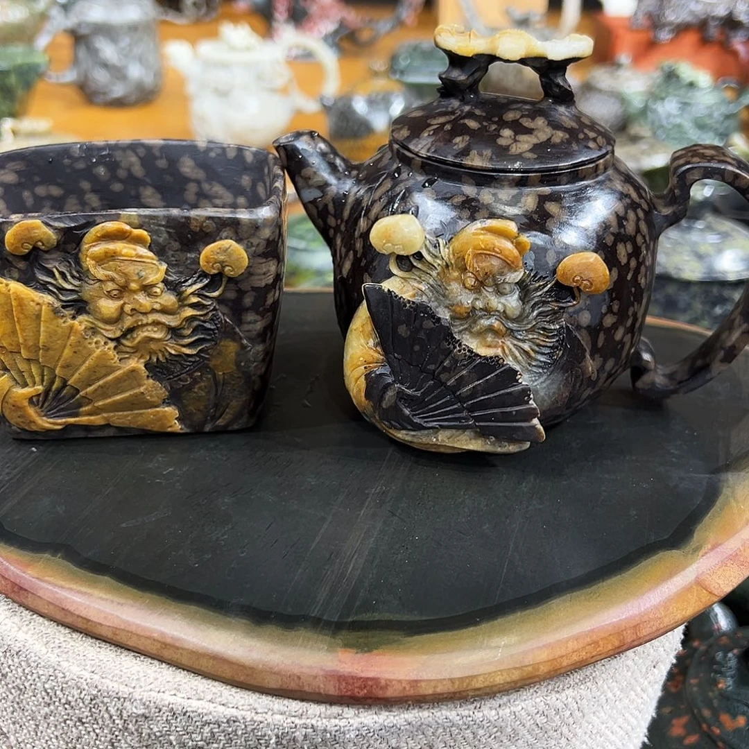 小***宝福利茶空间天然原石藏玉