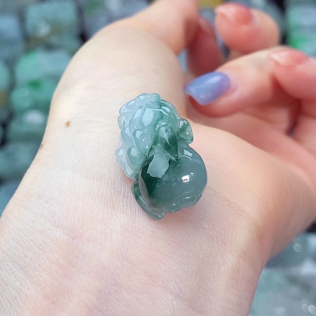 颈饰未镶嵌翡翠天然