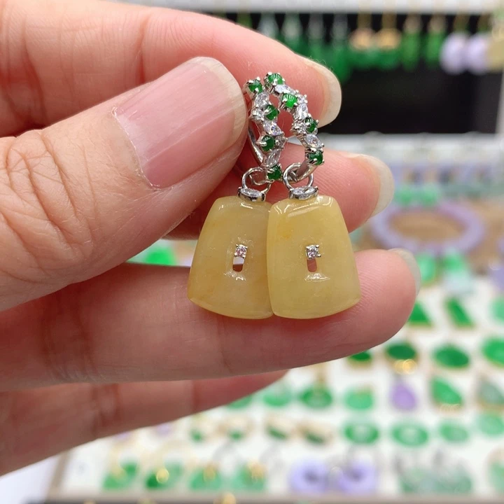 翡翠18K金镶嵌耳饰