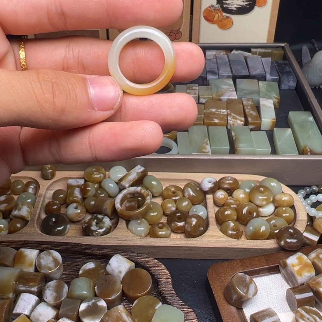 和田玉（糖玉）未镶嵌珠宝奇石戒指内径17