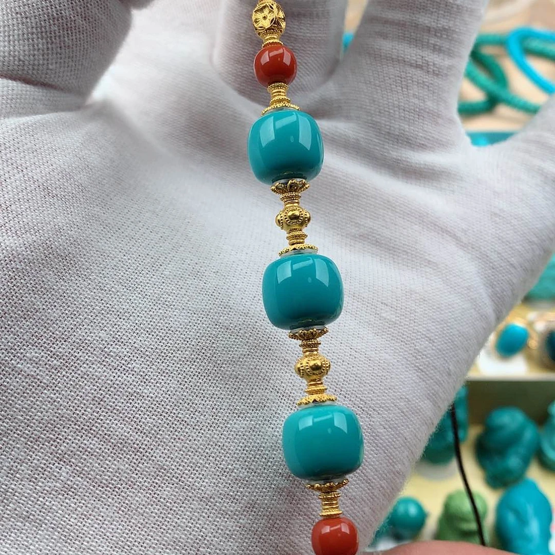 绿松石颈饰未镶嵌