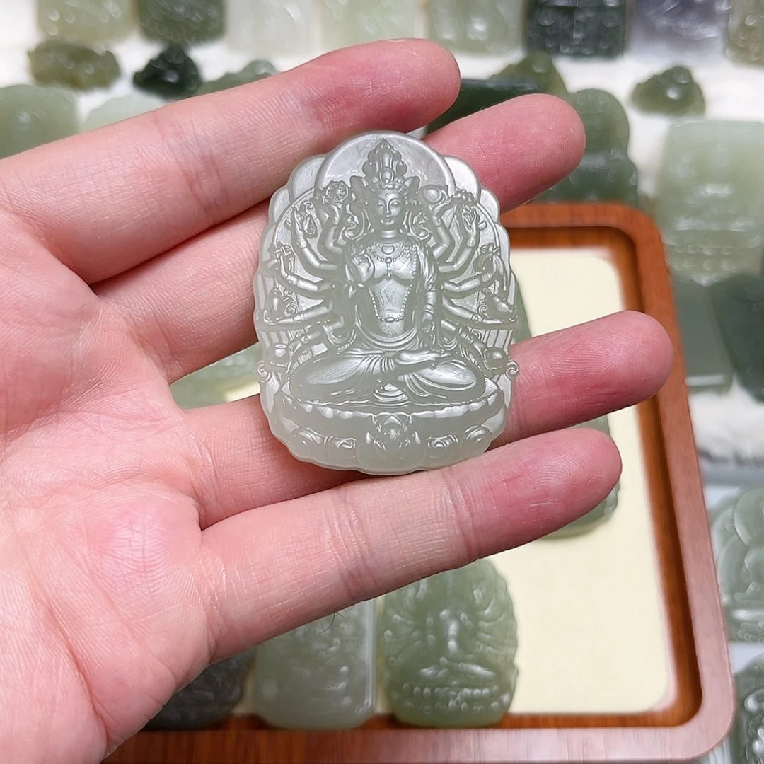和田玉未镶嵌颈饰巡***员