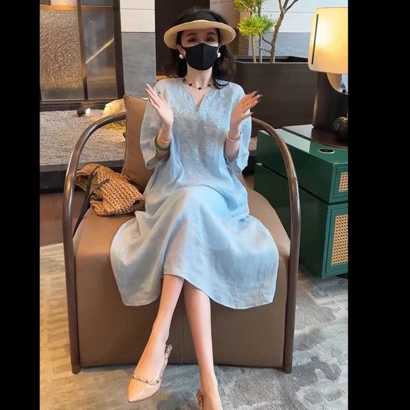文艺风高级重工刺绣V领连衣裙女2025夏季宽松显瘦遮肉长裙A361