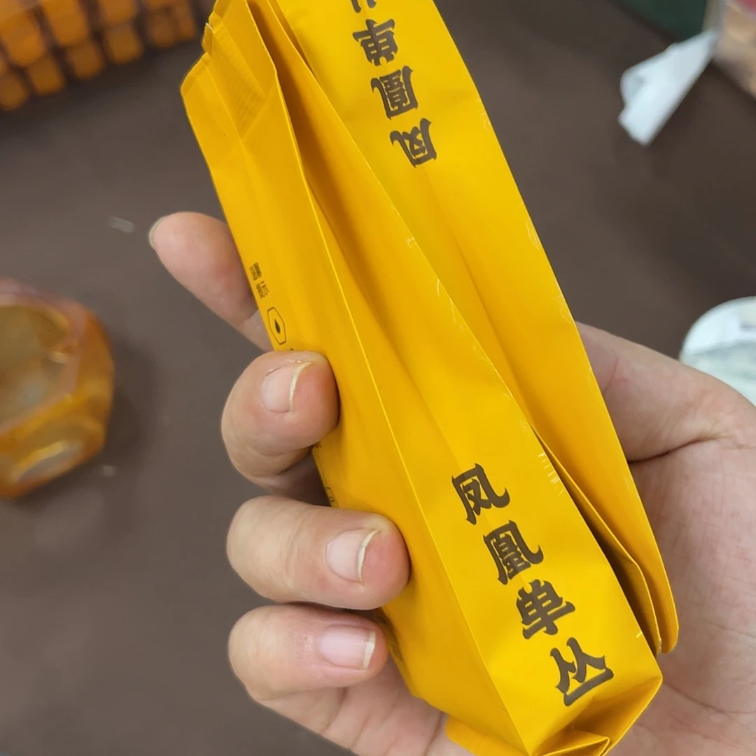 搪瓷杯子里还有很多东西