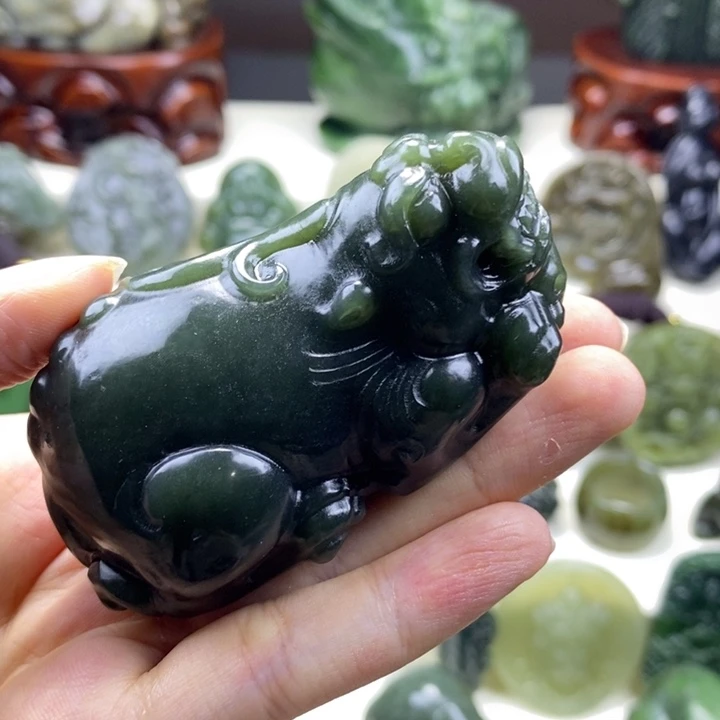 和田玉未镶嵌颈饰岁**好