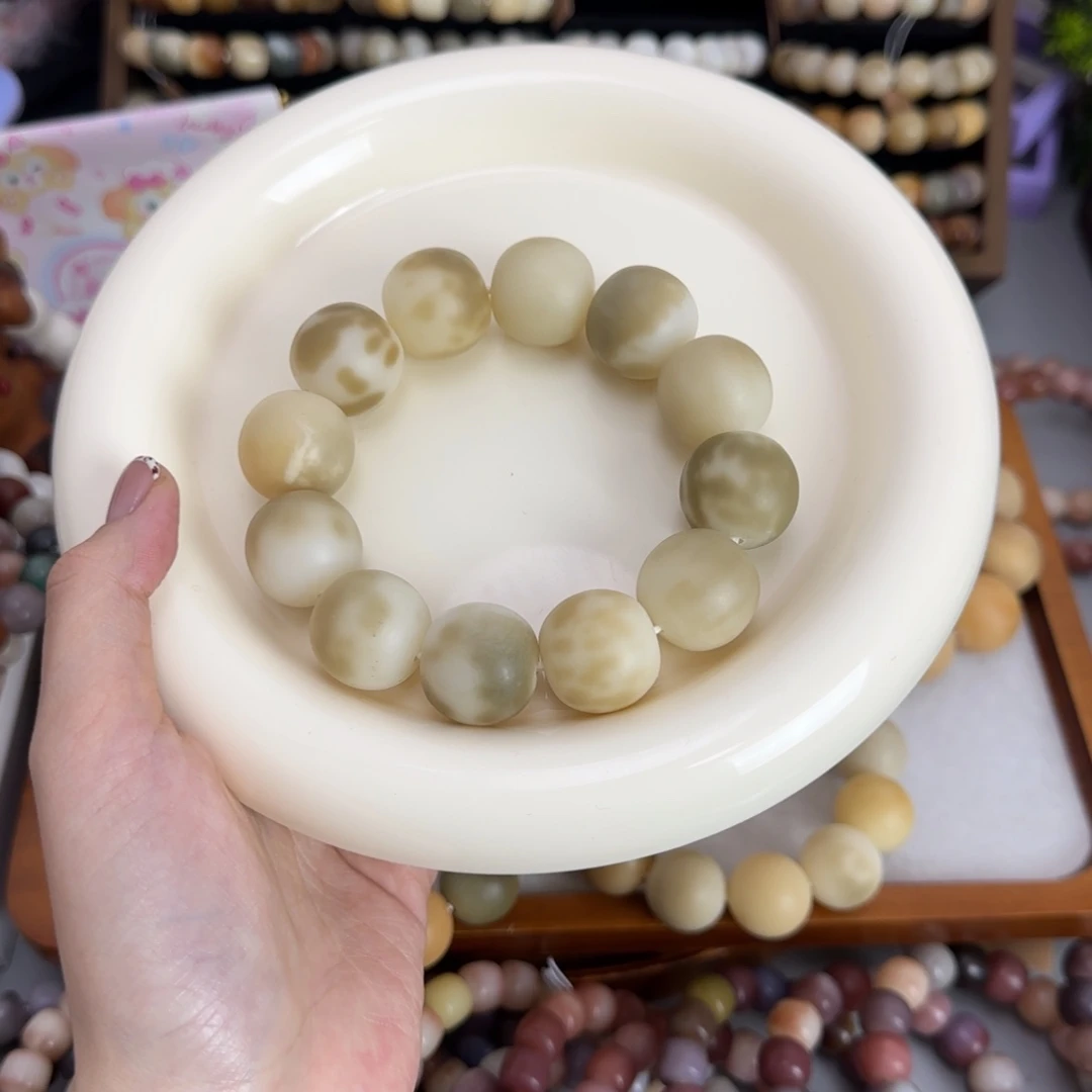 白玉菩提吊坠干磨 卡21.7瑕疵不退不换