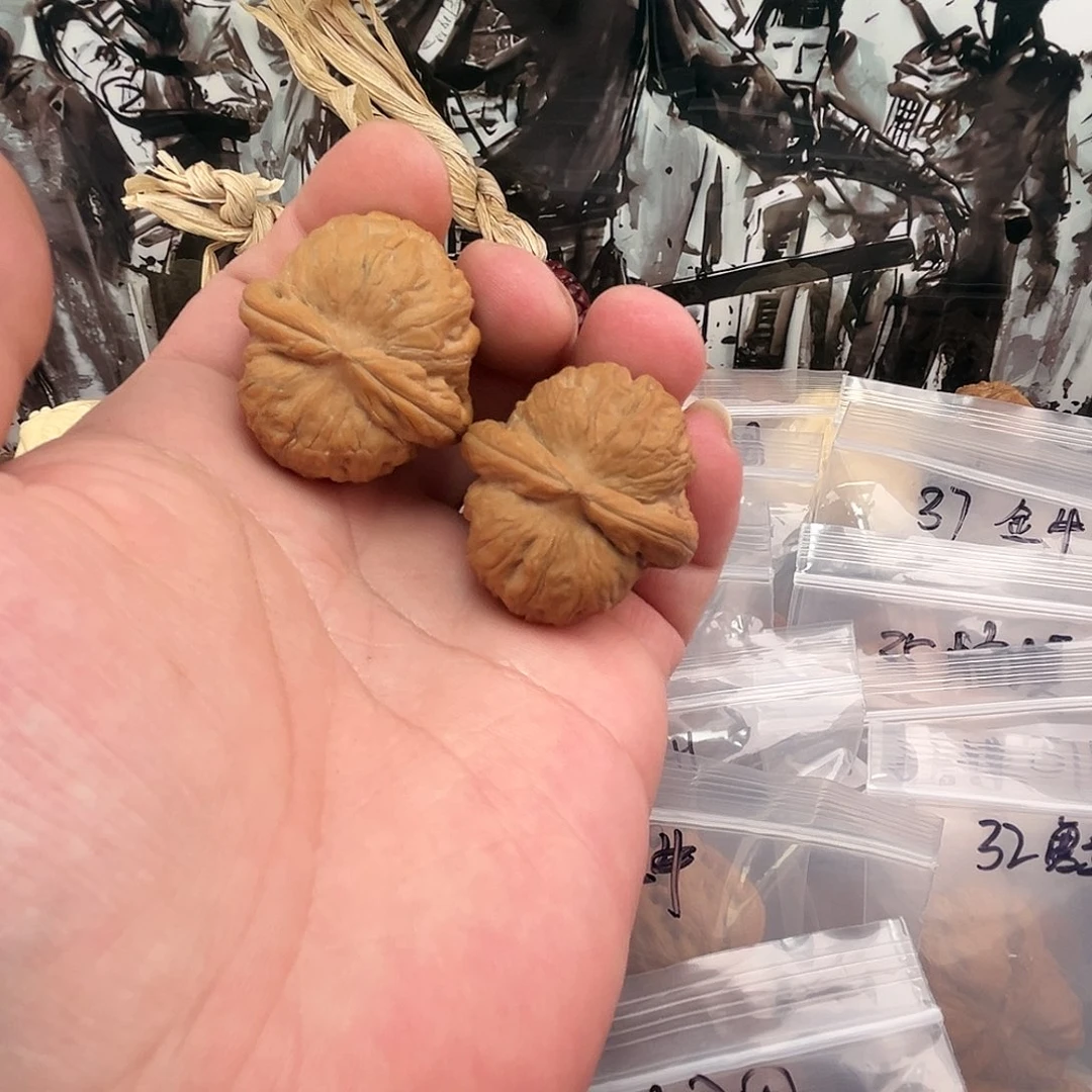 把件文玩核桃元宝手捻36尺