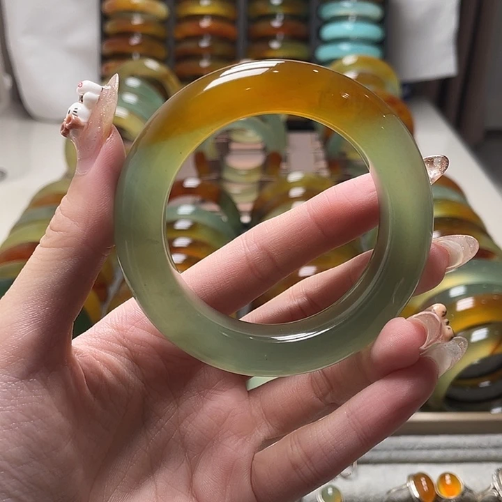 蛇纹石玉未镶嵌手镯53