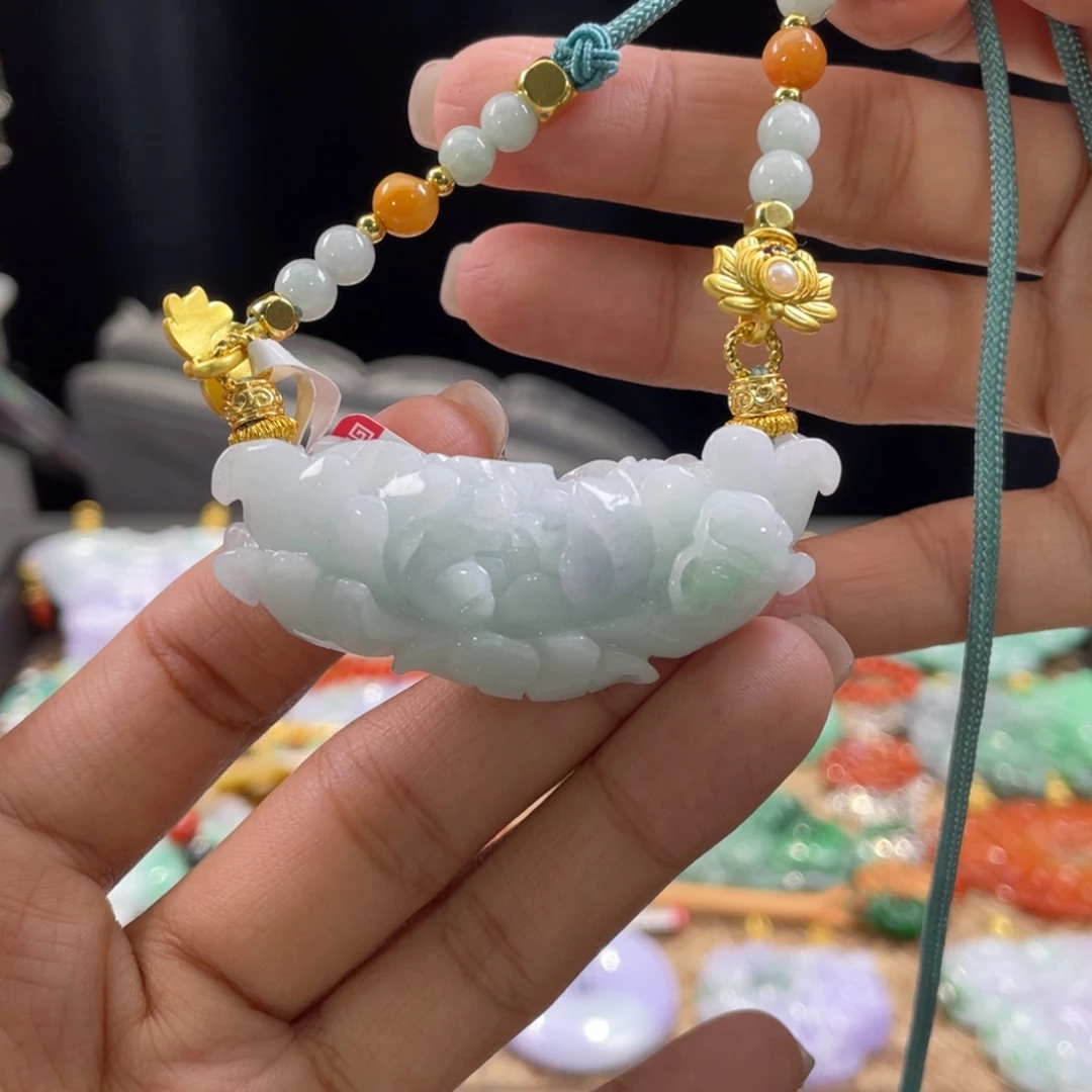 翡翠颈饰未镶嵌代编织