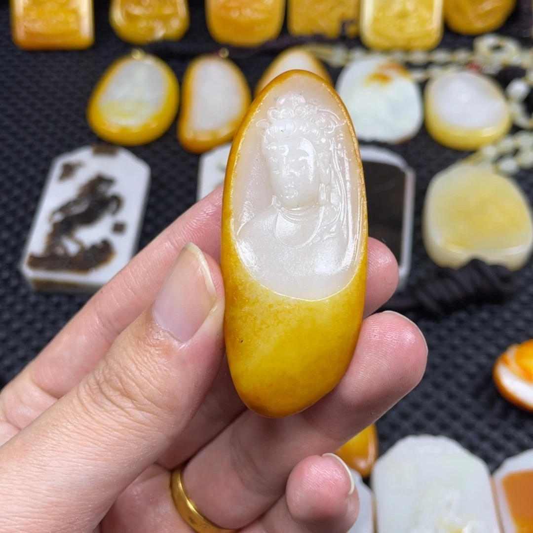 颈饰未镶嵌和田玉