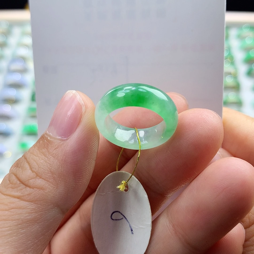 翡翠戒指未镶嵌6圈