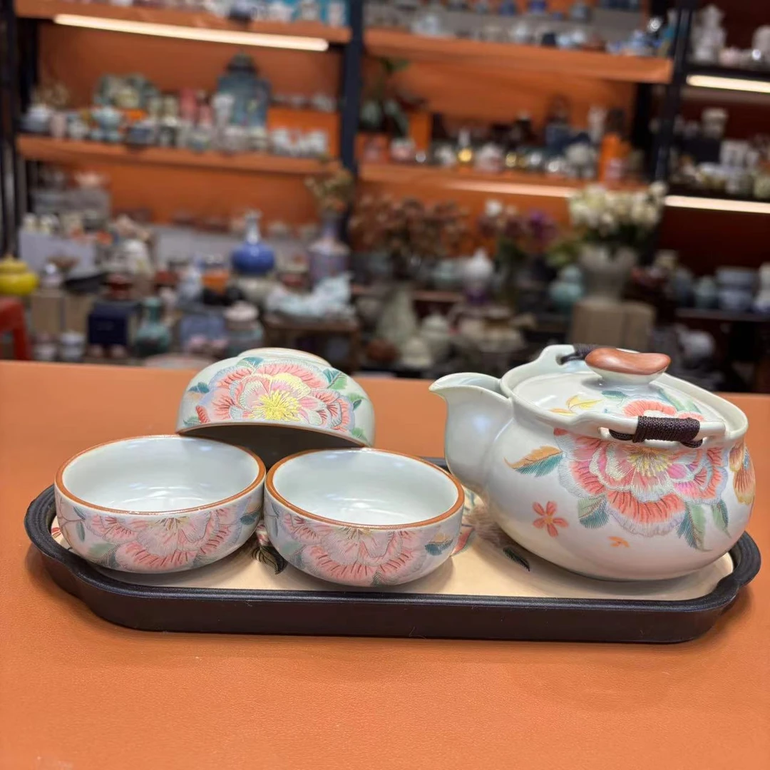 玲珑 (茉见）黄汝刺绣牡丹花宝瓶配3杯+盘-2855