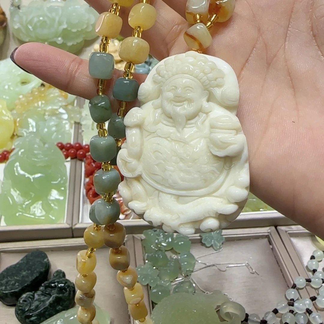 未镶嵌蛇纹石玉吊坠