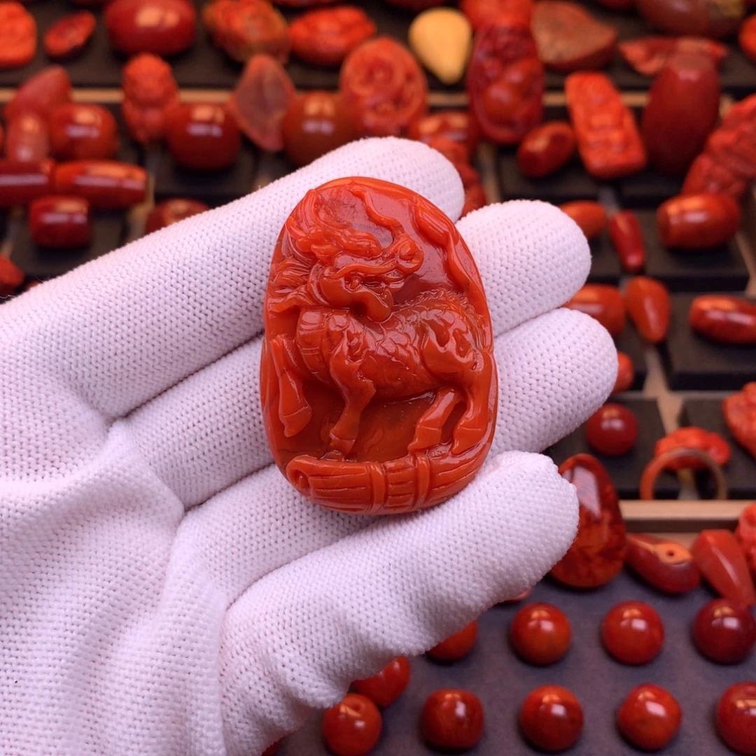 南红玛瑙未镶嵌保山精工雕刻麒麟吊坠32.8mm