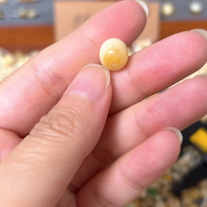 蜜蜡未镶嵌裸石9.5mm一个