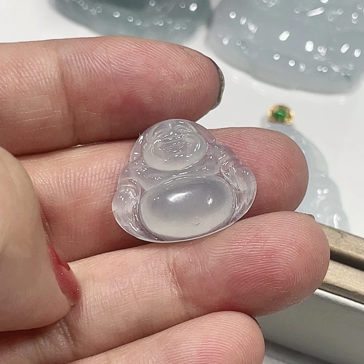 翡翠未镶嵌颈饰佛公