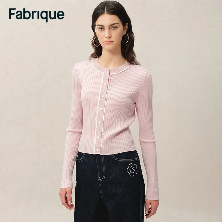 【达人专享】Fabrique烟雾粉莱赛尔三醋酸针织圆领花边短款合身开衫