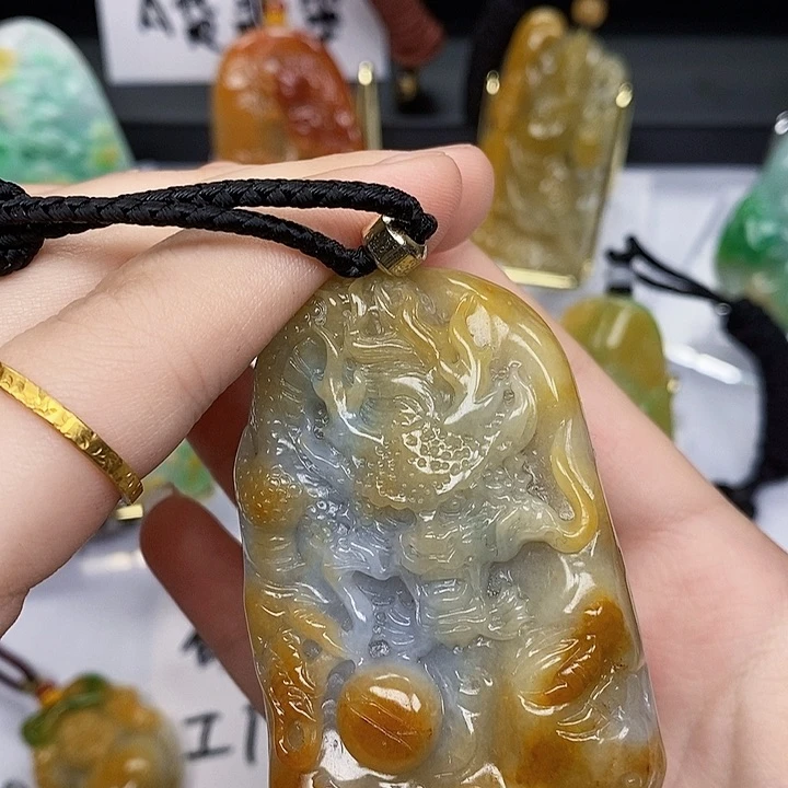 颈饰未镶嵌翡翠翡翠A货