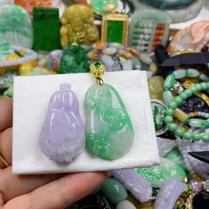 翡翠吊坠(赠链)未镶嵌*️****