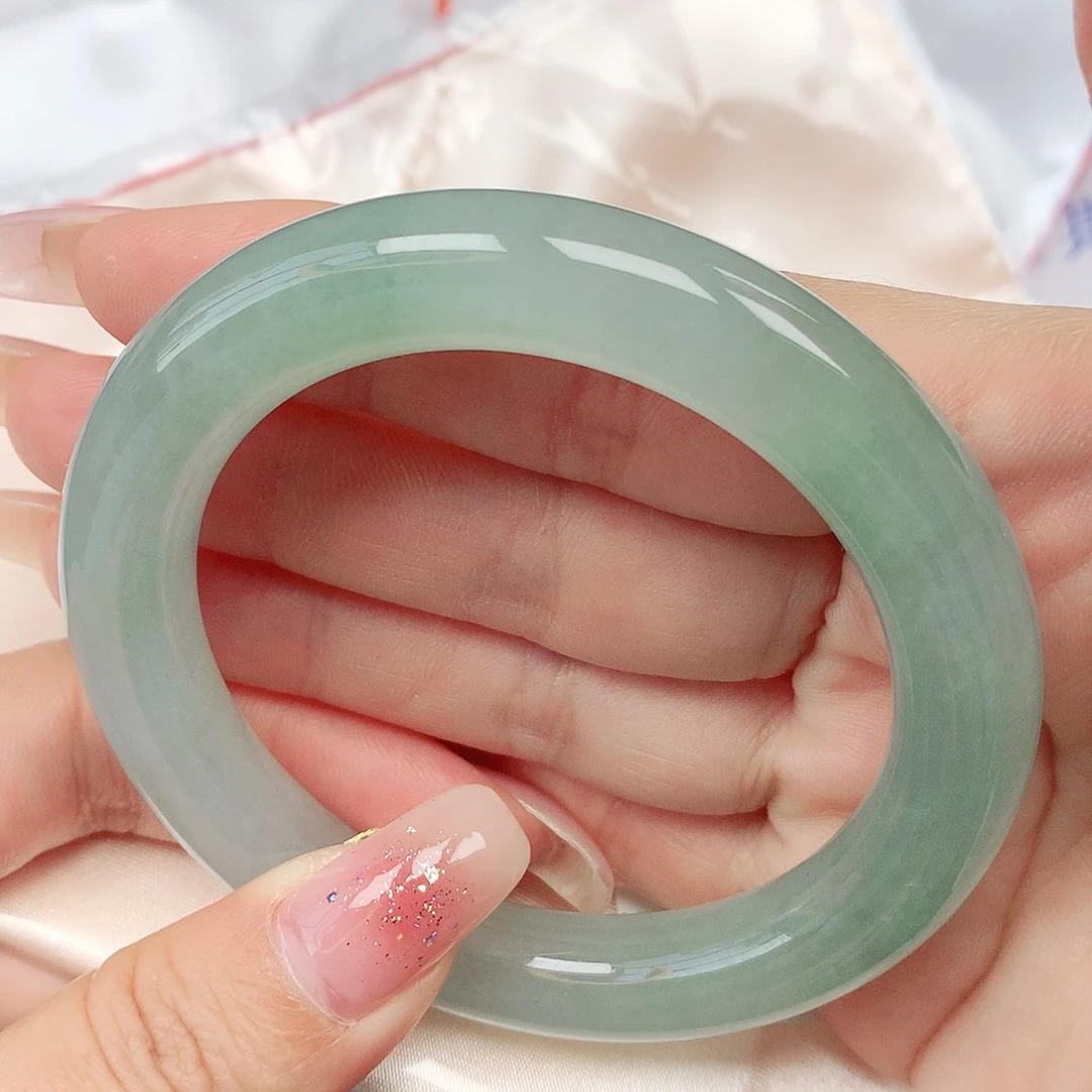 翡翠手镯未镶嵌抖音788