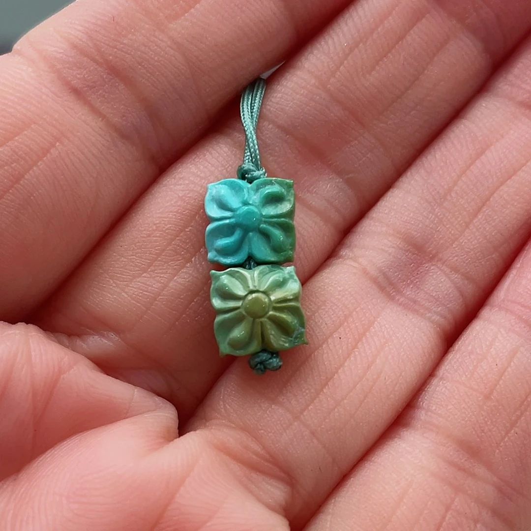 绿松石颈饰未镶嵌